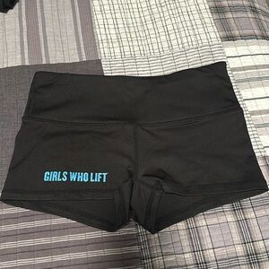 Girls Who Lift shorts size small